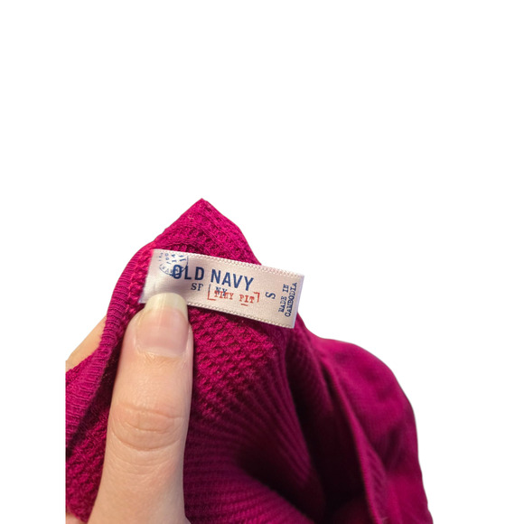 Old Navy magenta long sleeve top, size small - Picture 3 of 4